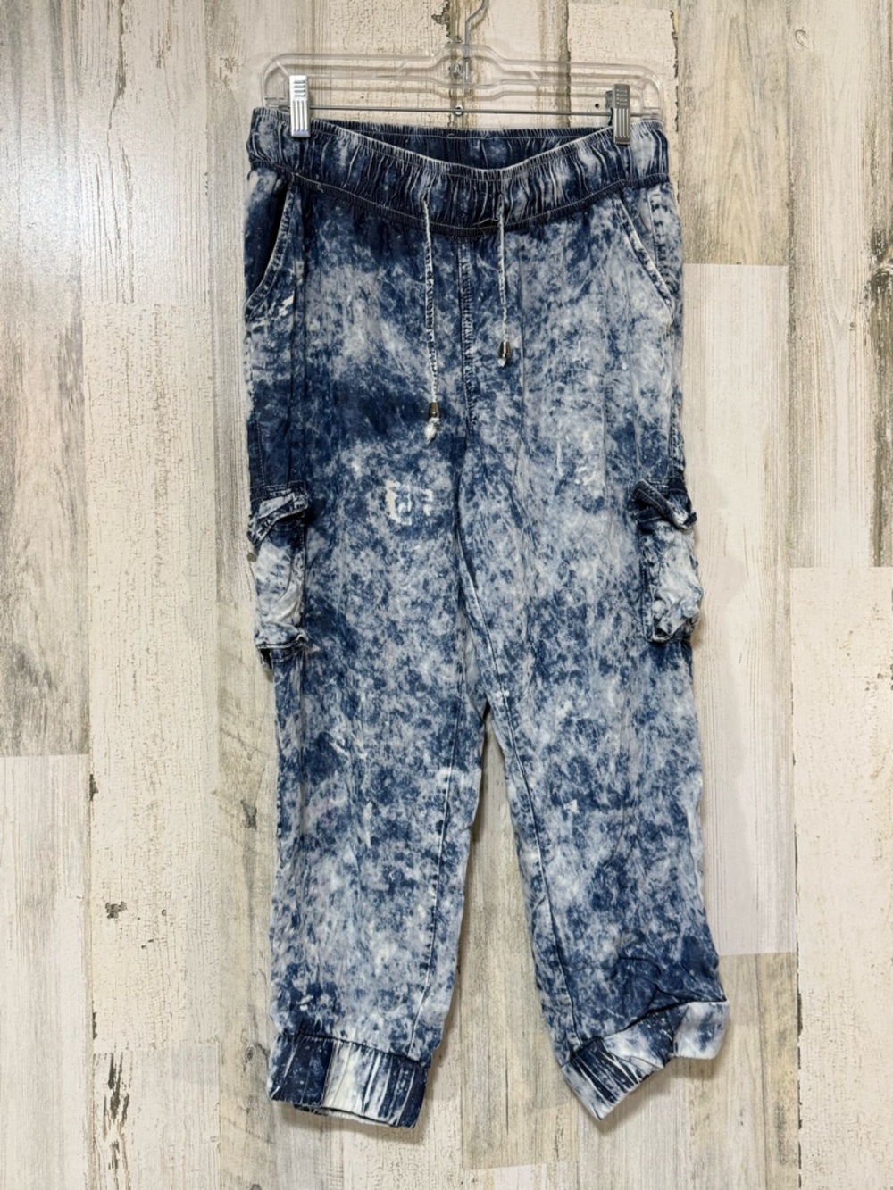 Indigo Rein Women's Capri Cargo Lightweight Joggers - Navy/Light Blue